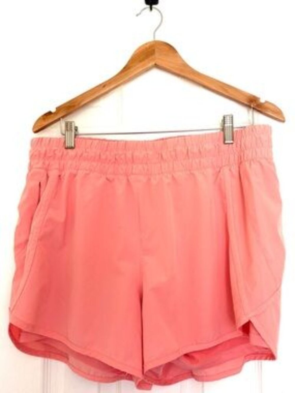Women's Coral Active Shorts - Size XL